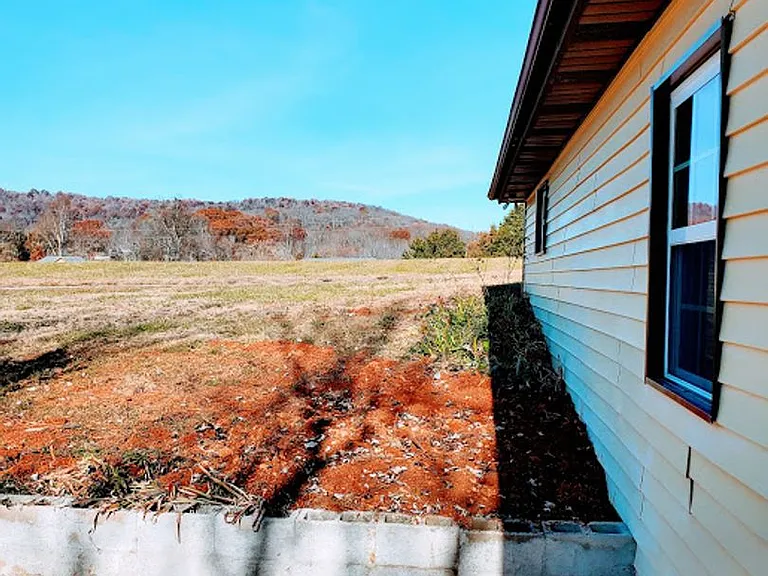 3990 Seven Springs Rd — Photo 4