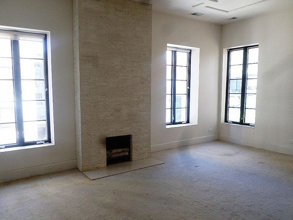 3rd image of 441 W Saint James Pl