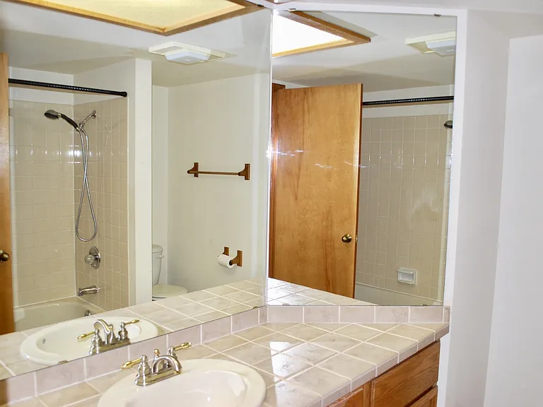 9910 NE 119th St #202 — Photo 8