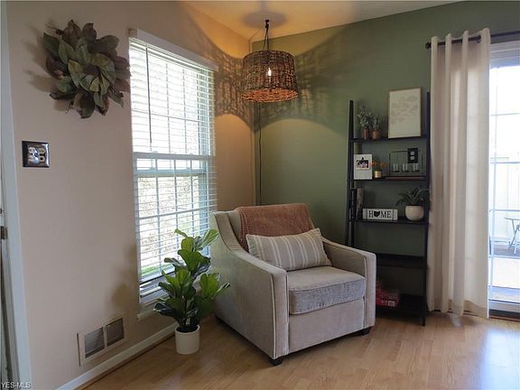 4th image of 20480 Williamsburg Ct