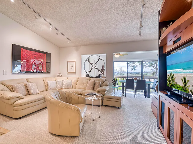 1111 Duncan Cir #203 — Photo 2