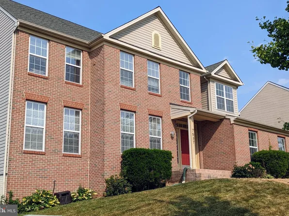7537 Grand Lake Dr, Seven Valleys, PA 17360