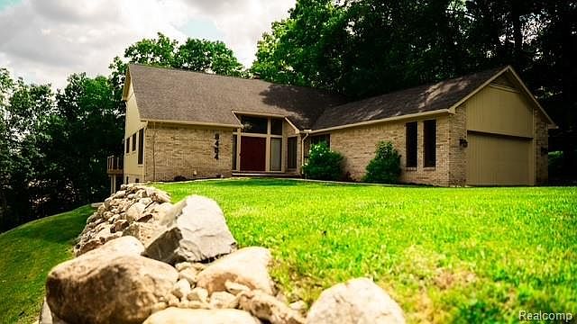 1st image of 8454 Fawn Valley Dr