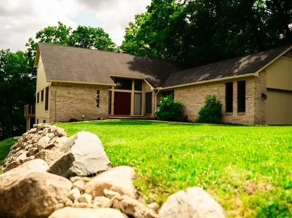 8454 Fawn Valley Dr, Clarkston, MI 48348