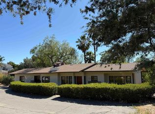 231 S Stage Coach Ln, Fallbrook, CA 92028