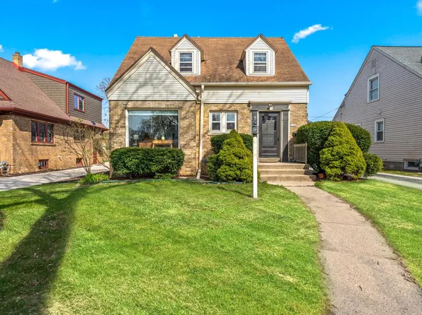 5142 North Shoreland AVENUE, Whitefish Bay, WI 53217