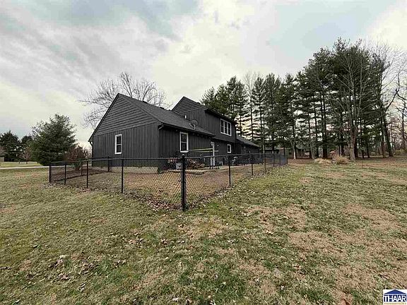 4th image of 825 W Krislynn Woods Ave