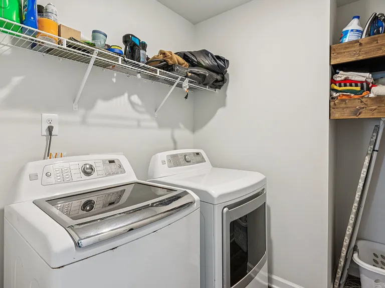 566 Skye Dr — Photo 18