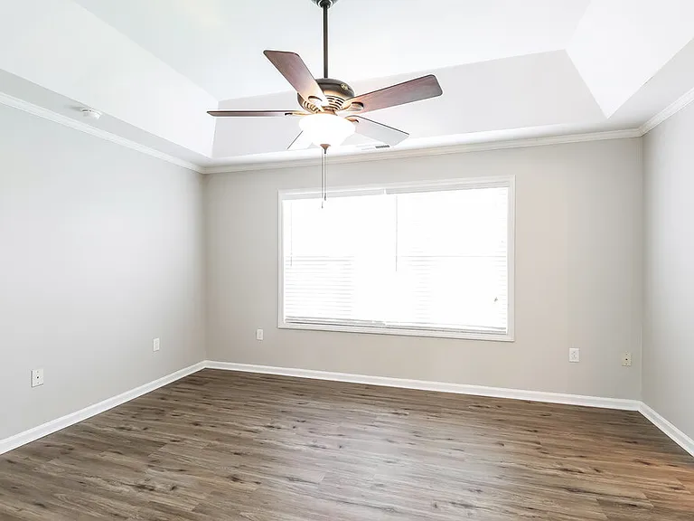 310 Tamarack Dr — Photo 9