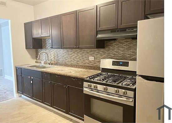 4th image of 6816 S Cornell Ave #3N