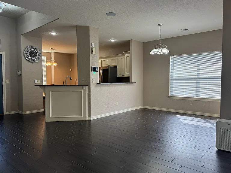 4413 NW Wolf Rd — Photo 3