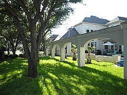 3rd image of 805 Boston Dr