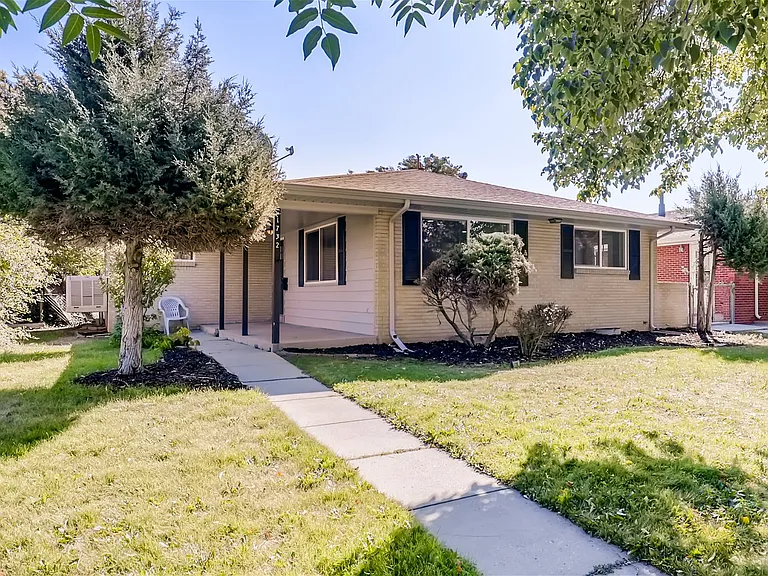 1732 Florence St — Photo 11