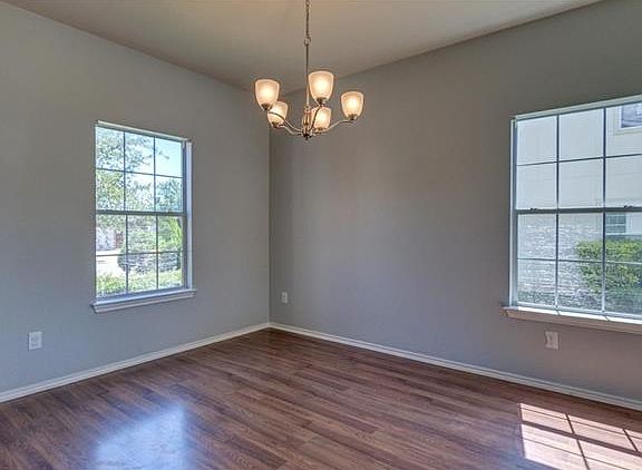 2nd image of 104 Flinn St