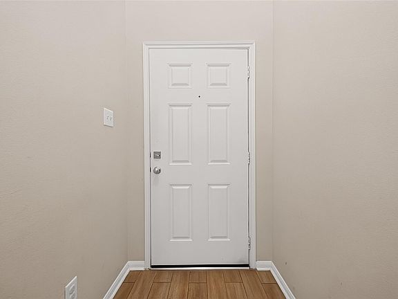 5th image of 14503 Roaring Fork Ln