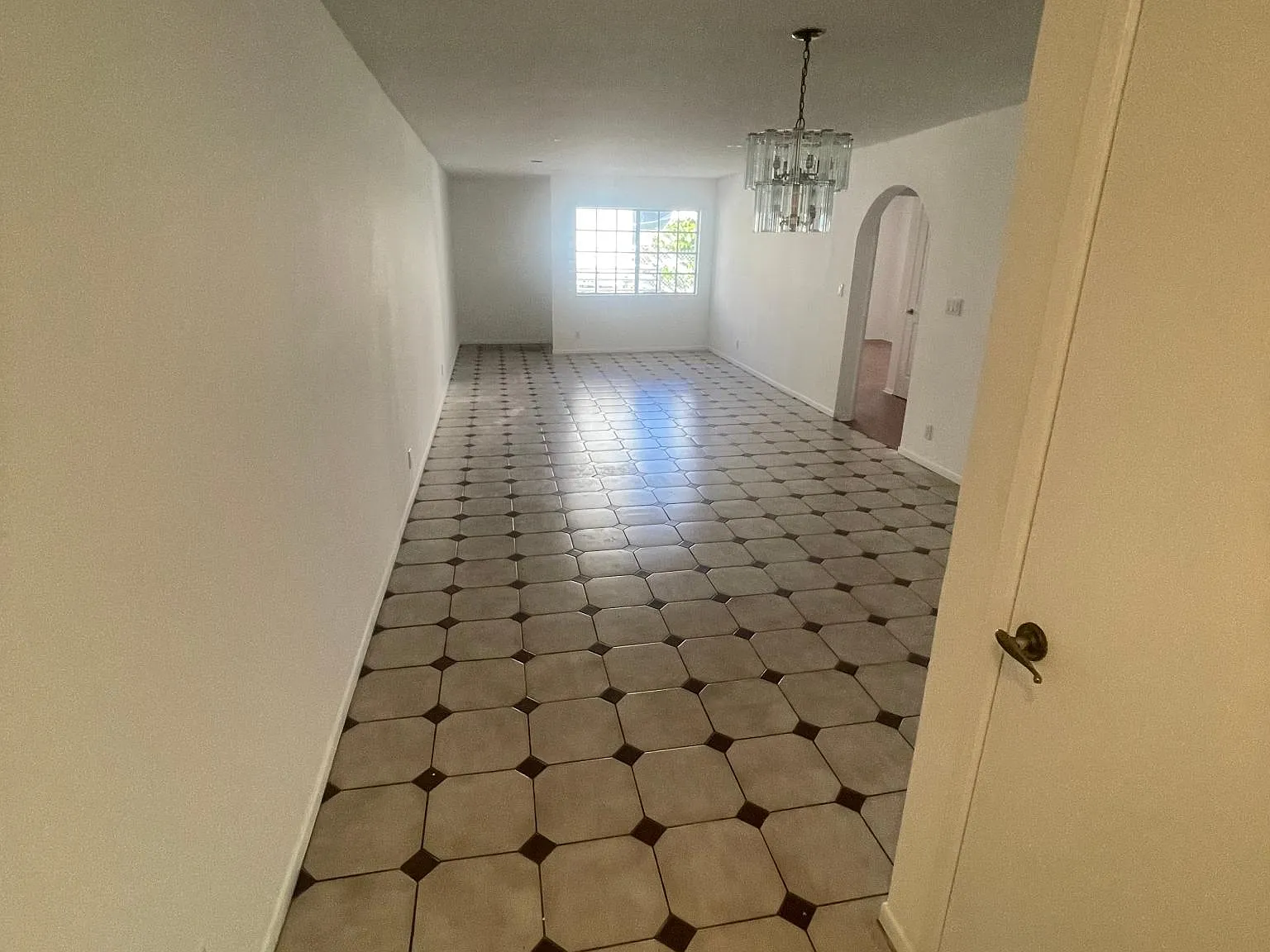 345 Myrtle St — Photo 3
