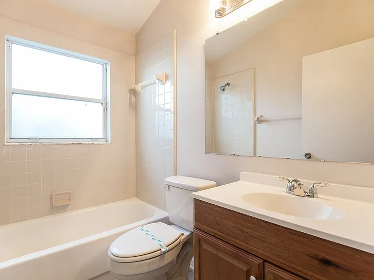 502 Valencia Place Cir — Photo 13