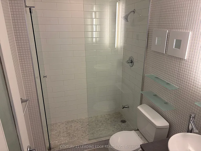 8 Colborne St #1103 — Photo 15