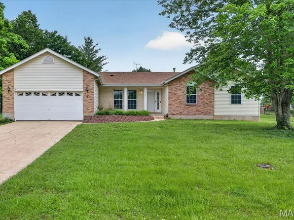 1942 Kesha Ct, Pacific, MO 63069