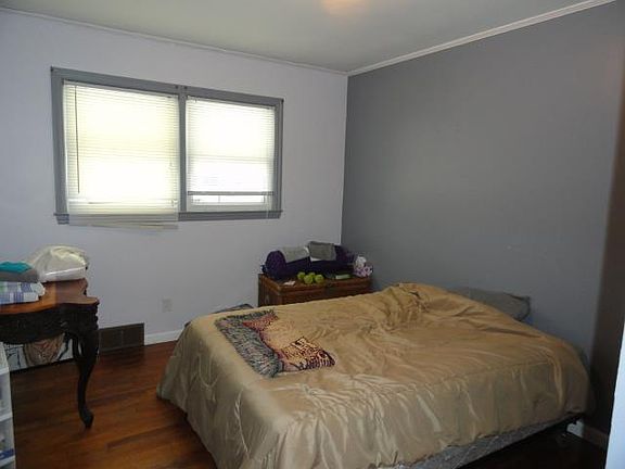 4th image of 611 Peavler St