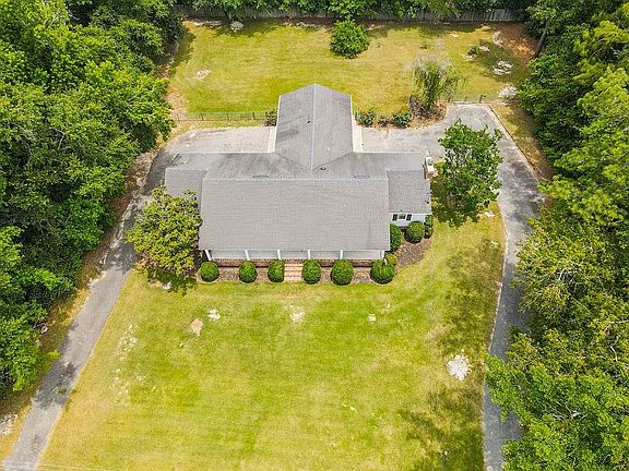 3rd image of 108 Cardinal Ridge Rd