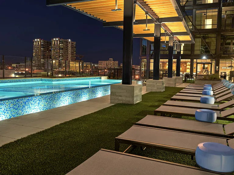 Swimming Pool and Lounge