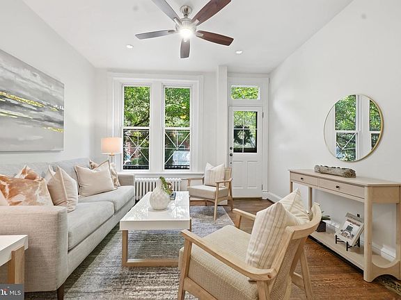 3rd image of 2152 Newport Pl NW