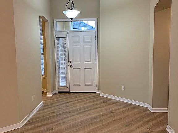 4th image of 205 Hallette Dr