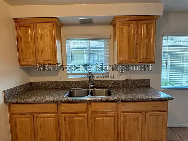 5307 Lincoln Ave #4 — Photo 8