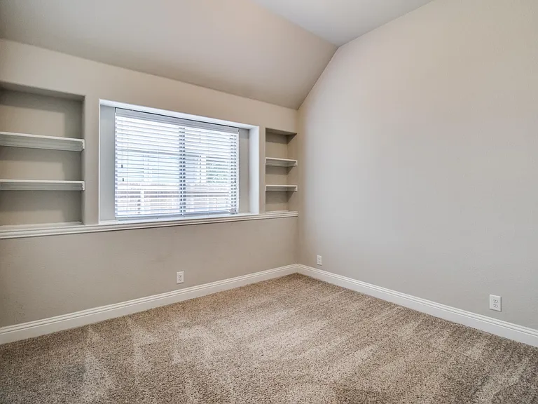 4619 Amesbury Ln — Photo 13