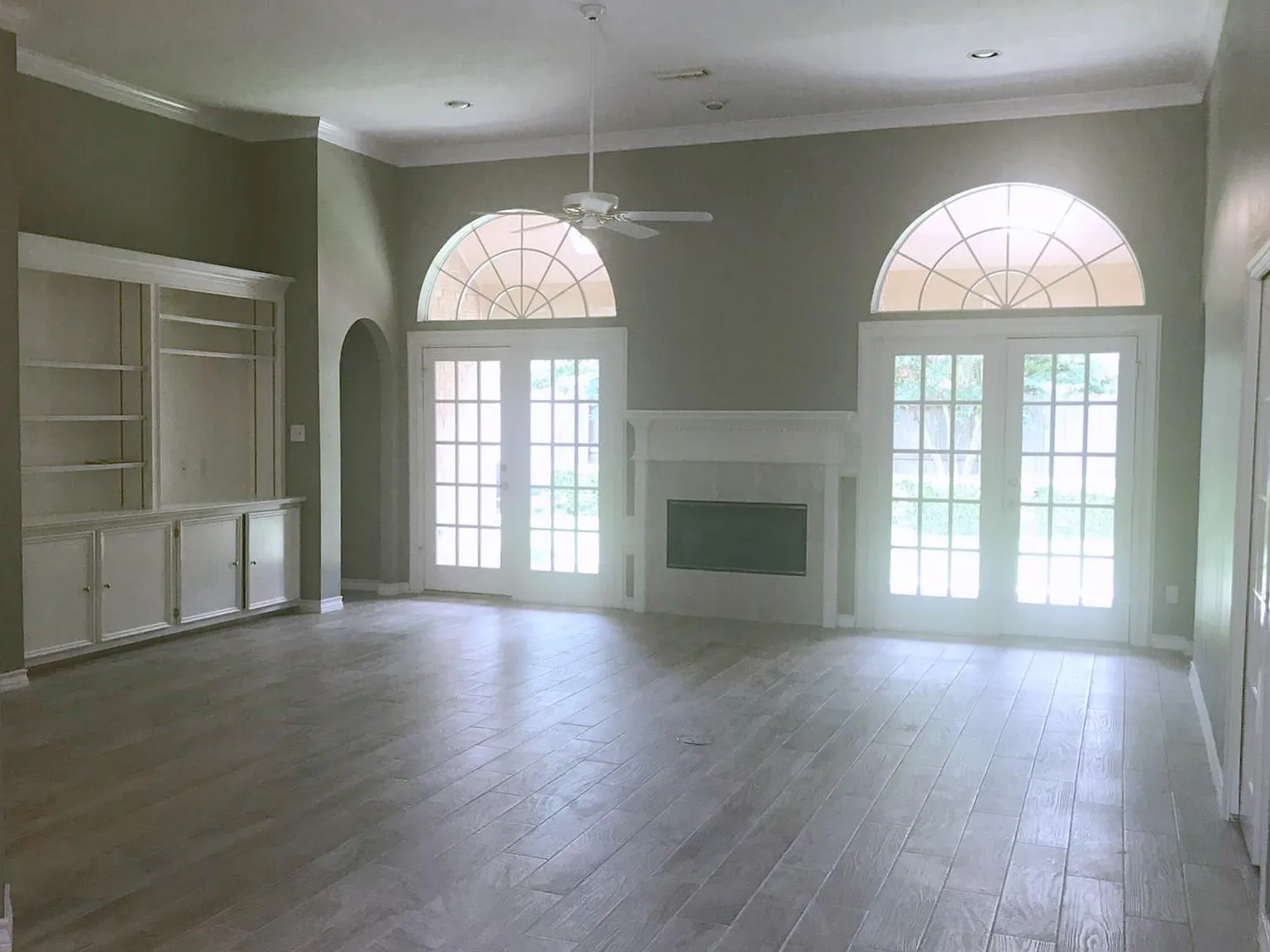 3 bed, 3.0 bath, 2356 sqft, $2,450 — Photo 3