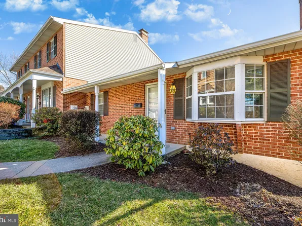 176 Popodickon Dr, Boyertown, PA 19512