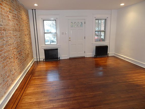 3rd image of 329 Hermitage St
