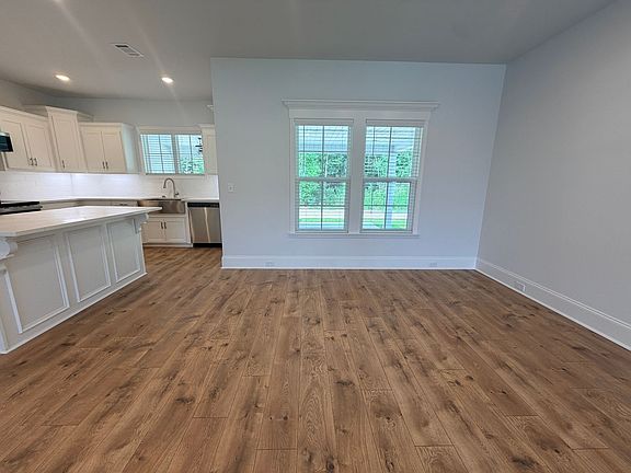 5th image of 371 McNeal Heritage Cir