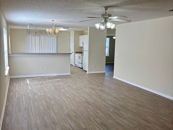 2nd image of 1006 Antigua Cir