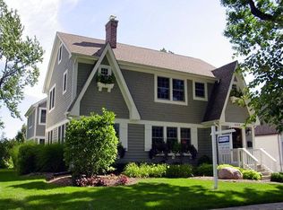 1018 James St, Geneva, IL 60134