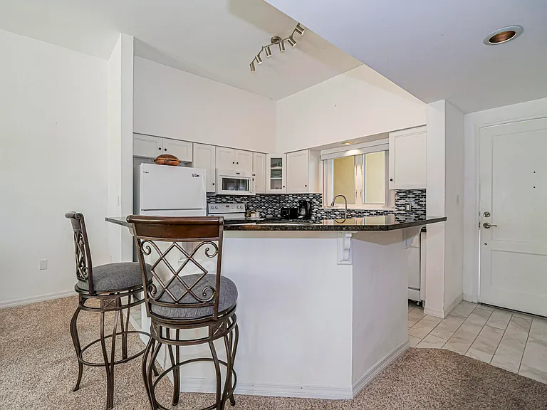 5025 Harmony Cir #202 — Photo 5