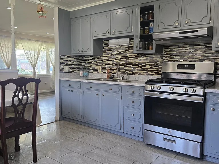 77 Marion Rd — Photo 8