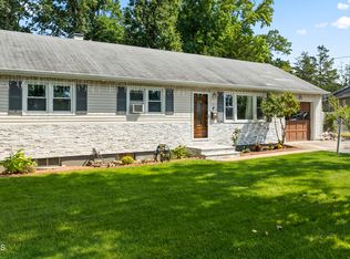 856 Roundtree Dr, Toms River, NJ 08753