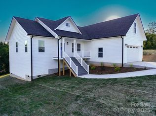 18 Cadydid Dr, Leicester, NC 28748