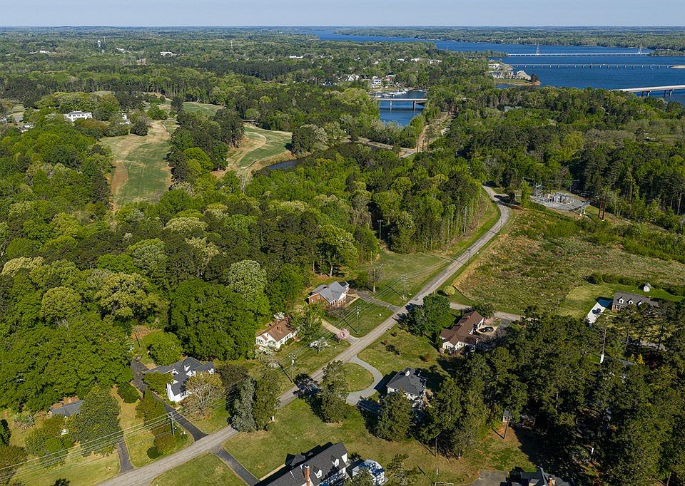 43rd image of 379 Old Rock Rd