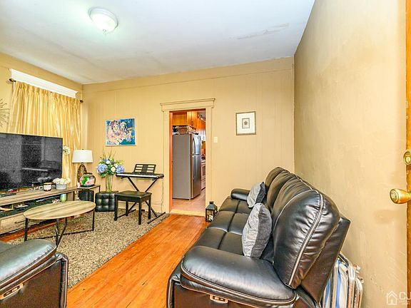 3rd image of 203 Watchung Ave