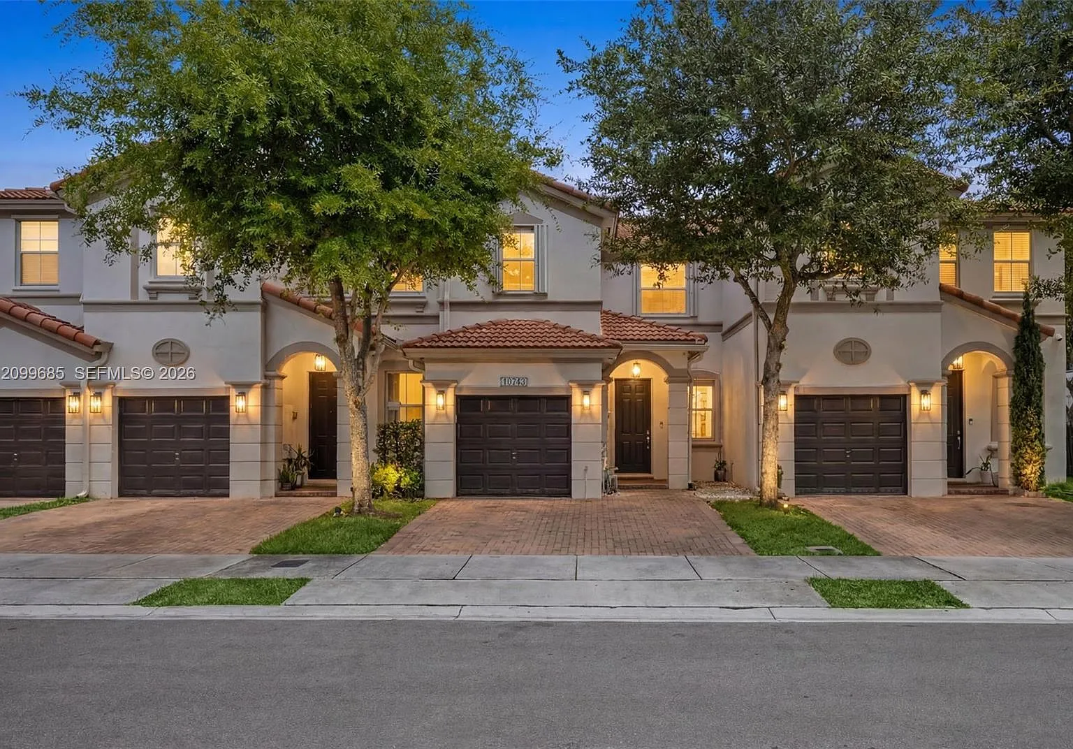 Islands At Doral — Photo 1