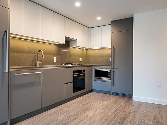 2nd image of 2135 Springer Ave #809