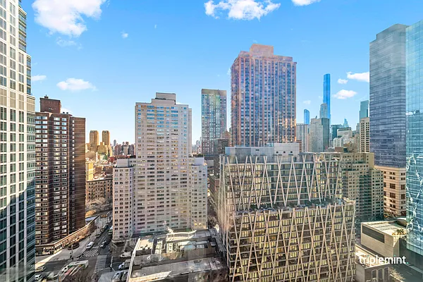 Sold by Triplemint | media 9