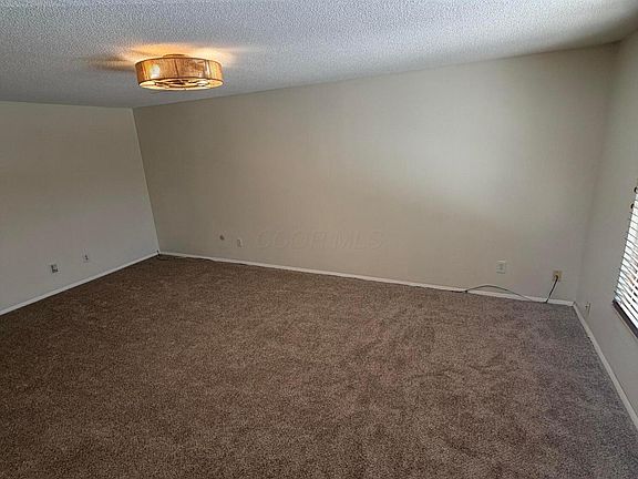4th image of 1635 McNaughten Rd #B