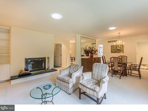 3rd image of 602 Hyde Run Dr