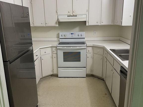 2nd image of 153 Lake Ellen Dr