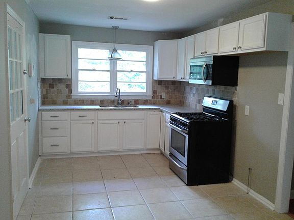 New kitchen cabinets, granite countertop, stainless steel ap