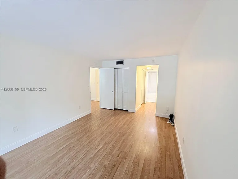 1400 Saint Charles Pl #314 — Photo 12